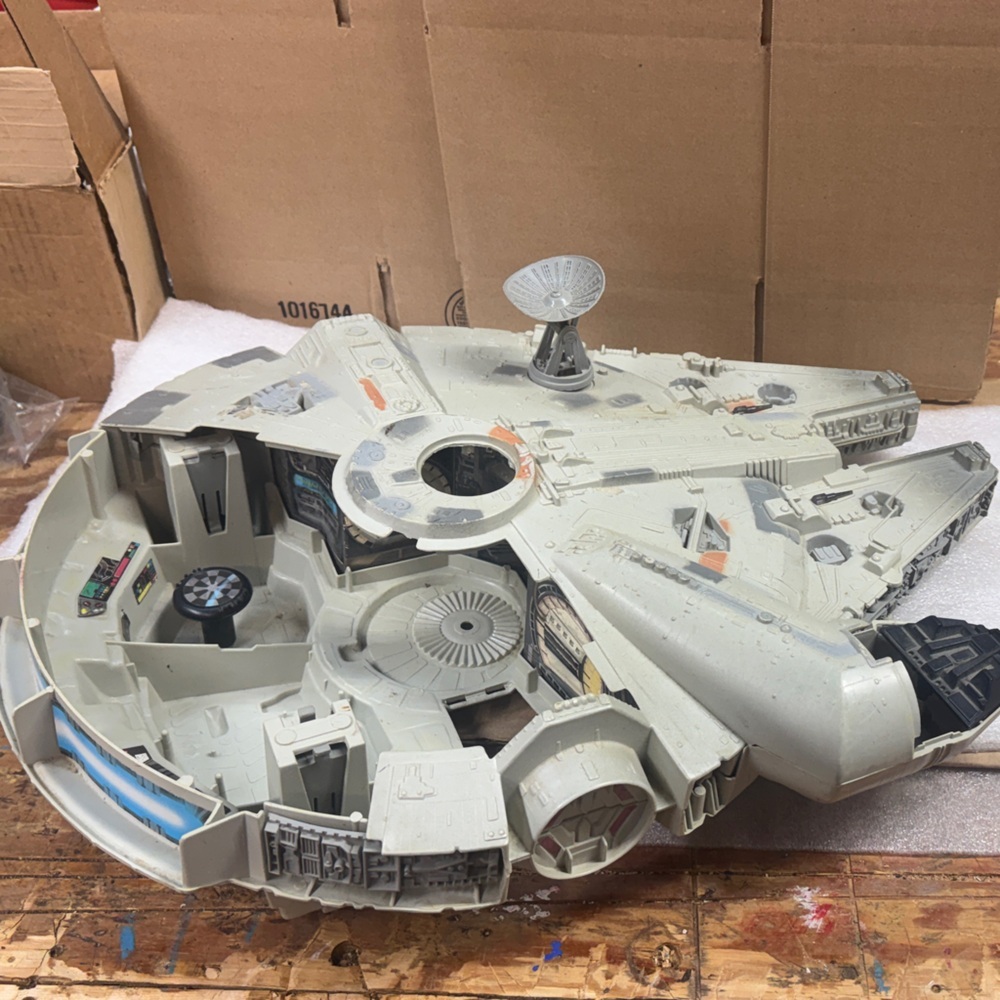 Vintage 1995 Tonka Star Wars Millennium Falcon Incomplete for Parts read